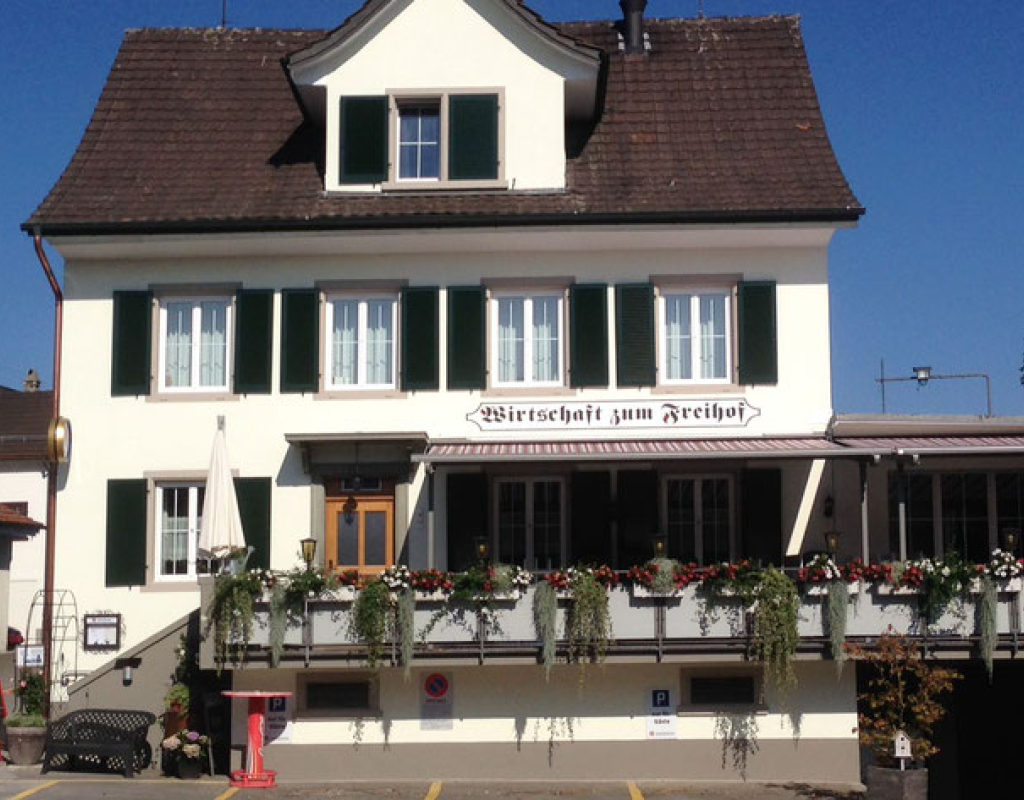 Bild https://stage.zuerioberland.ch/app/uploads/freihof_gruningen-1024x800.jpg